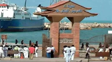 بسبب العواصف الترابية.. قرار إغلاق ميناء العريش البحري يتصدر واجهة الأحداث ونشاطات الشحن